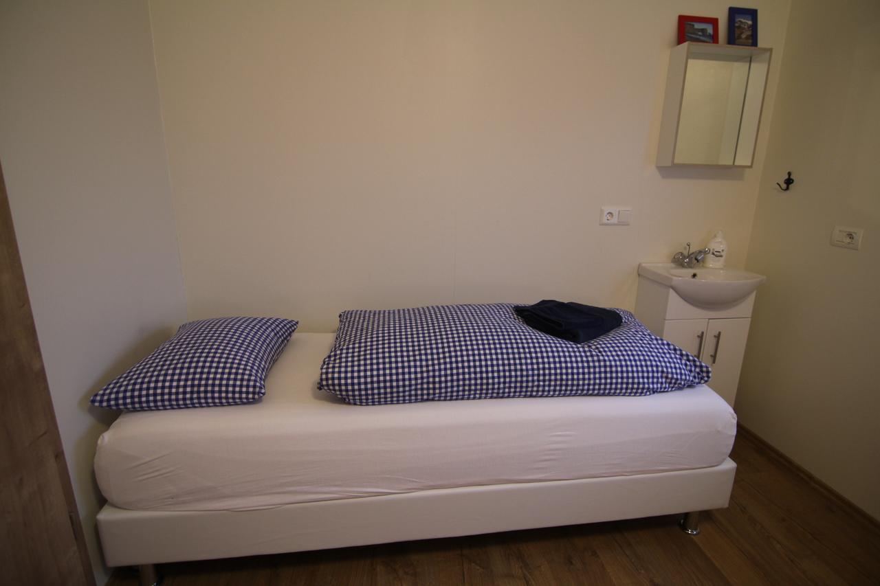 Cja Guesthouse Лаугар Екстериор снимка